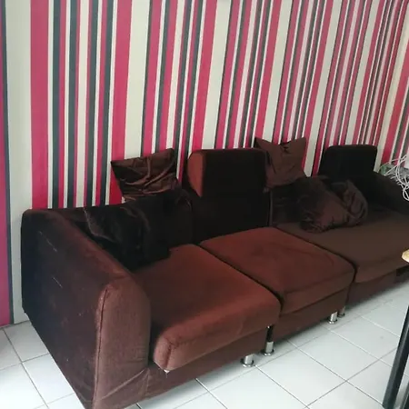 Haji Ineng Homestay- Guest House Kota Samarahan Exterior photo
