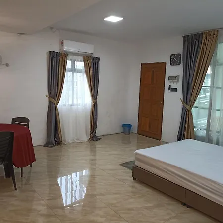 Haji Ineng Homestay- Guest House Kota Samarahan Exterior photo