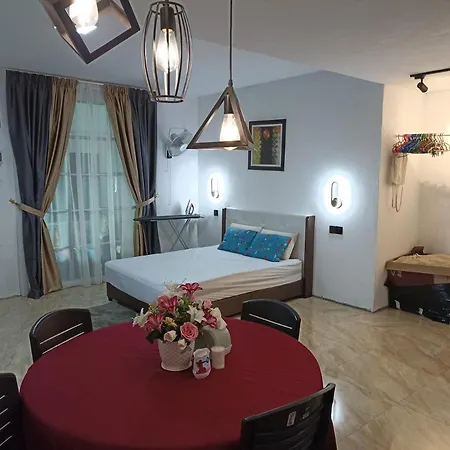 Haji Ineng Homestay- Guest House Kota Samarahan Exterior photo