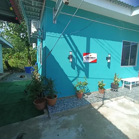 Haji Ineng Homestay- Guest House Kota Samarahan Exterior photo