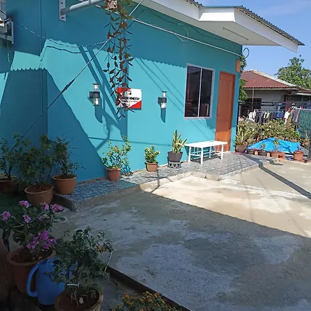 Haji Ineng Homestay- Guest House Kota Samarahan Exterior photo