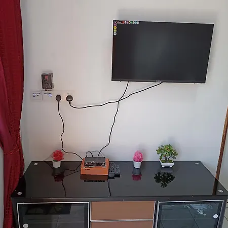 Haji Ineng Homestay- Guest House Kota Samarahan Room photo