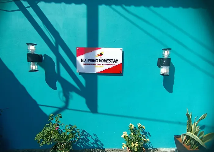 Haji Ineng Homestay- Guest House