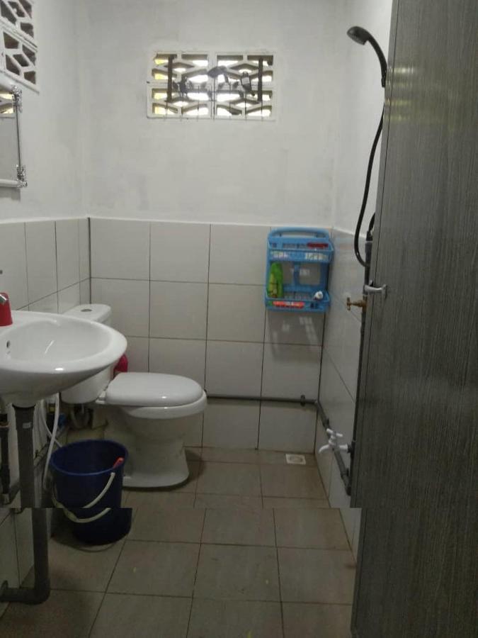 Haji Ineng Homestay- *