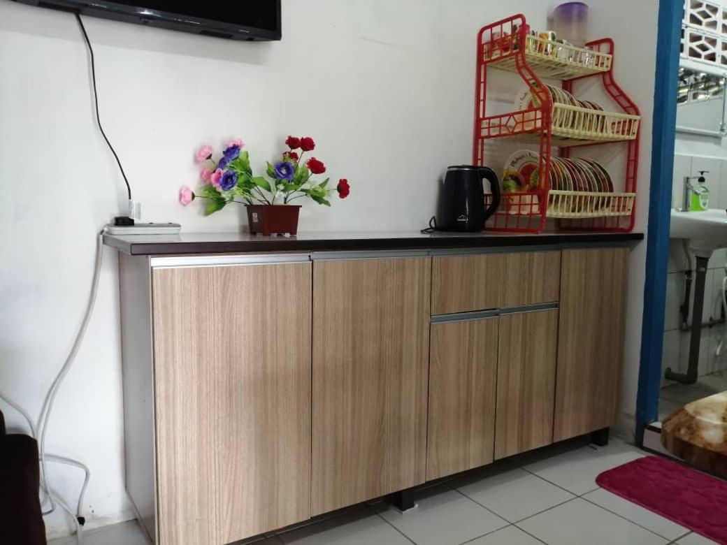 Homestay Haji Ineng Homestay- *