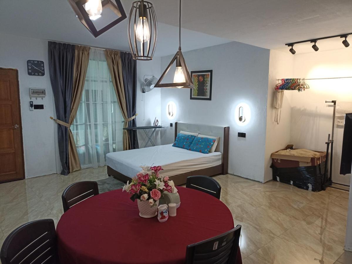 Haji Ineng Homestay- * Kota Samarahan