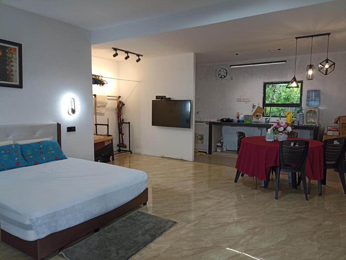 Haji Ineng Homestay- Homestay