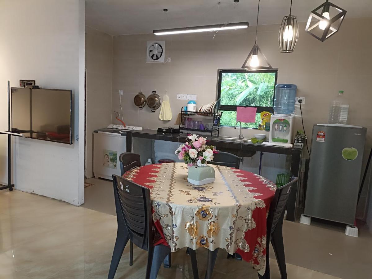 Haji Ineng Homestay- * Kota Samarahan