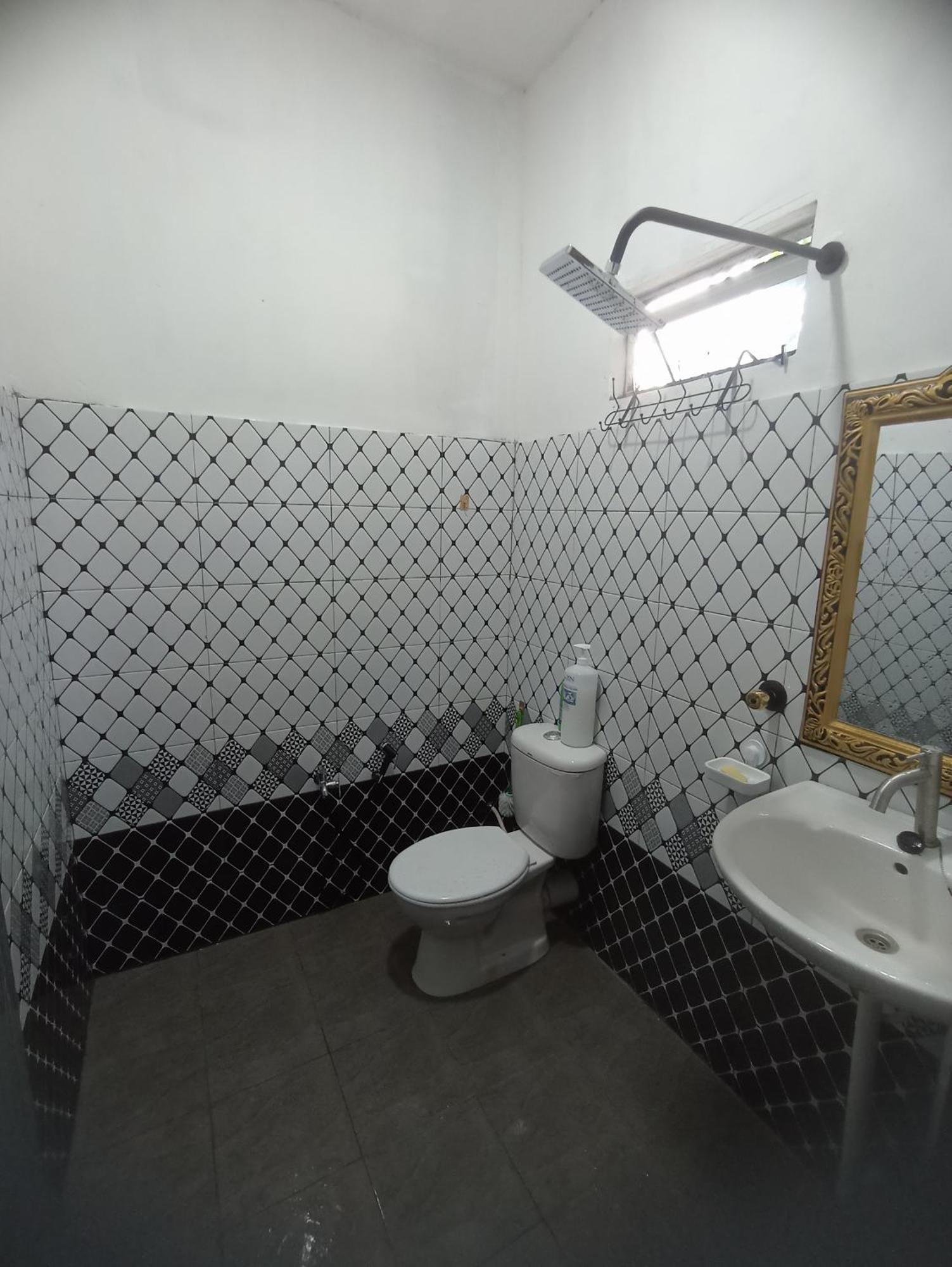 Haji Ineng Homestay- * Kota Samarahan
