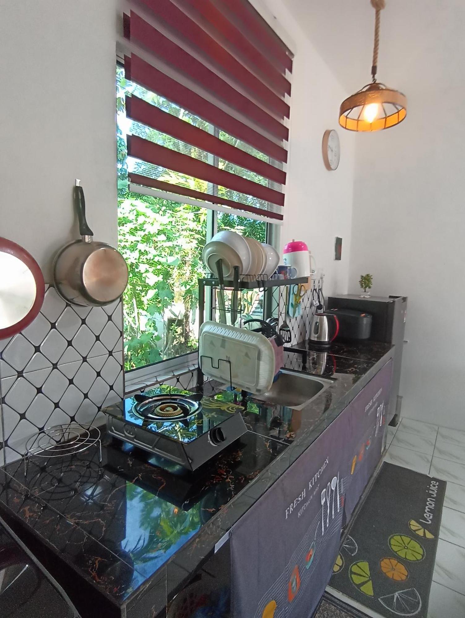 Haji Ineng Homestay- * Kota Samarahan