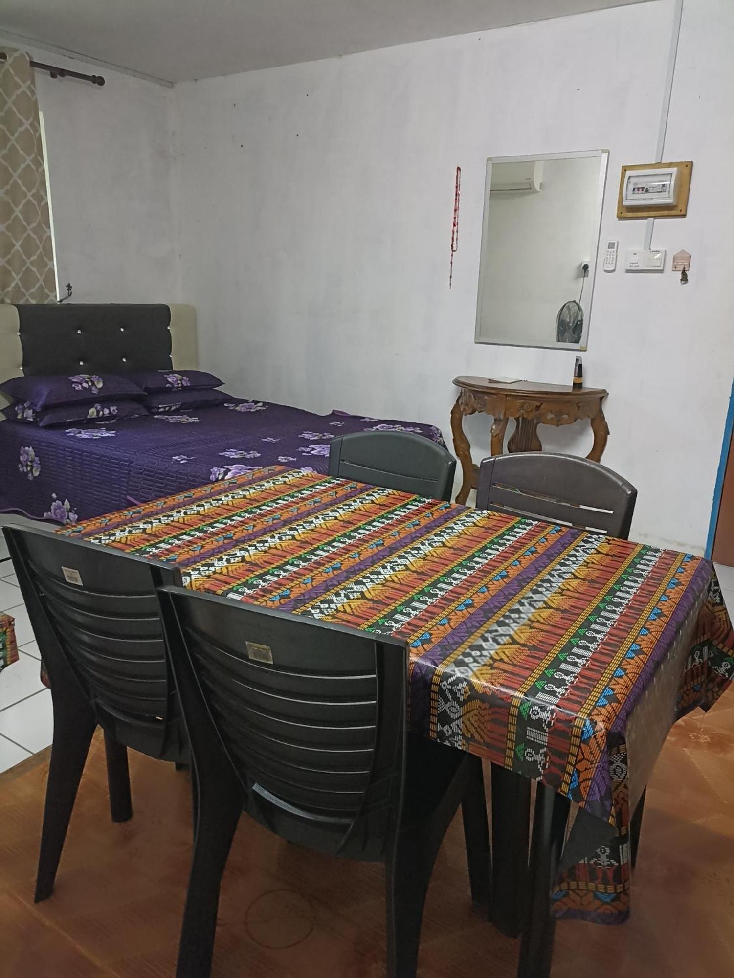 Haji Ineng Homestay- Kota Samarahan